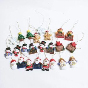 Vtg Christmas Tree 24 Miniature Ornaments Santa Snowman Gingerbread Man Bear (z)